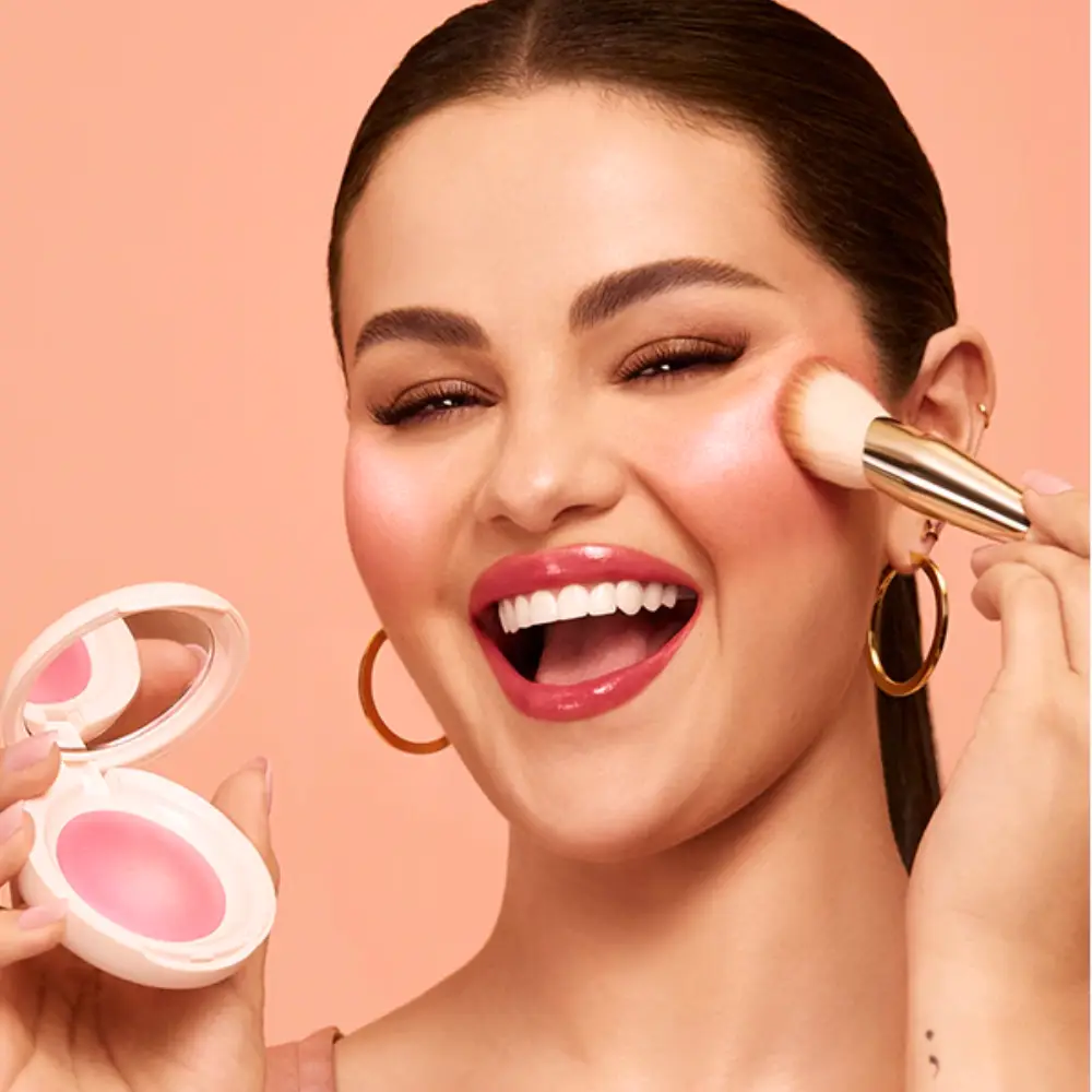 alt=soft-pinch-luminous-powder-blush